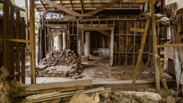 空き家の解体に補助金は使える？対象条件と申請の流れ・注意点