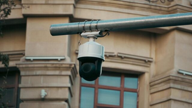 防犯カメラの設置｜空き家・実家の見守りに役立つ選び方と設置方法