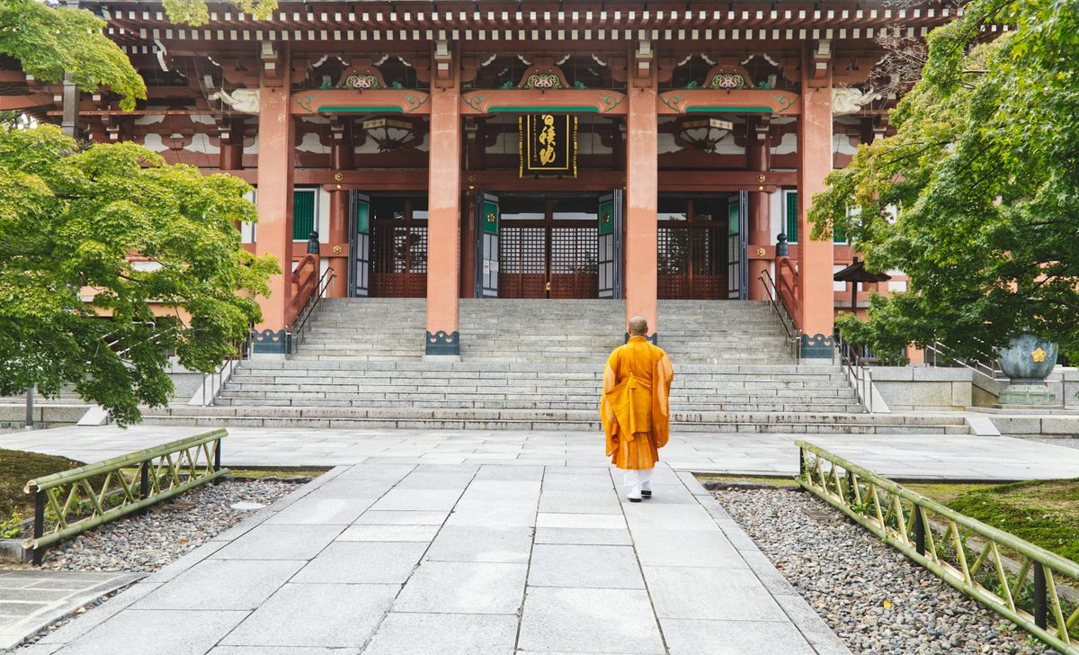 依頼先①：寺院に依頼する