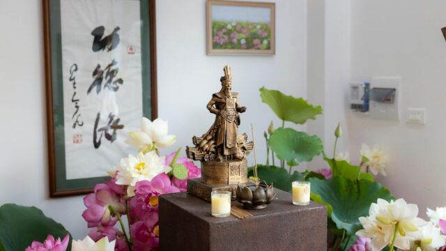 仏壇のお焚き上げ｜閉眼供養の流れ・依頼先・費用と進め方を解説