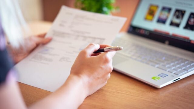 遺品整理業者の評判の調べ方｜口コミの見方と信頼できる業者の選び方