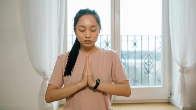 遺品整理のストレスを減らす方法｜心の負担との向き合い方と対処法