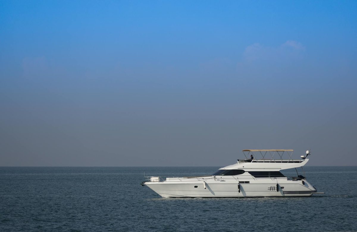 海洋散骨の種類別 費用相場