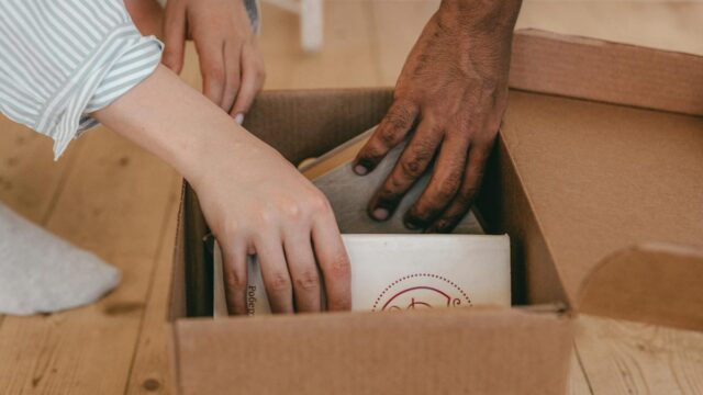 実家の荷物の整理｜進め方の手順・分類のコツと親と揉めない方法