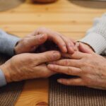 親が孤独死したら|発見後にやる手続きと防ぐための備え・相談先 親が孤独死したら|発見後にやる手続きと防ぐための備え・相談先