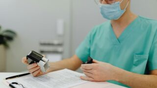 相続の名義変更の必要書類｜不動産・預貯金・車の手続き一覧