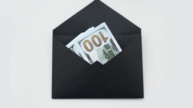お悔やみの金額の目安｜関係性別の香典相場とマナー