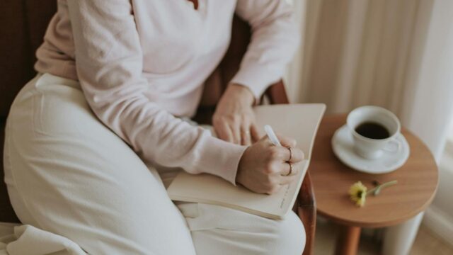 生前整理とエンディングノート｜書く内容・進め方と活用のコツ