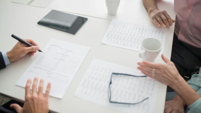 生前整理での保険の見直し・整理｜契約の把握から家族への伝え方まで