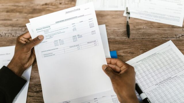 相続税申告の費用相場｜税理士に頼む費用と自分でやる場合の違い