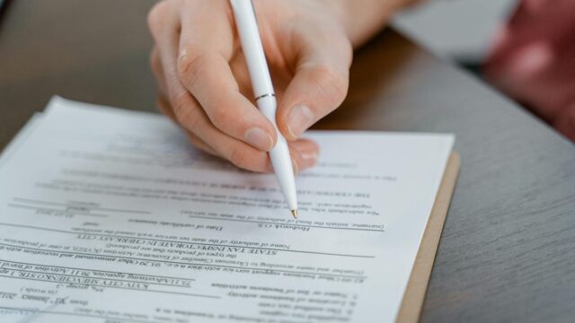 遺言書の作成方法｜自筆証書・公正証書の書き方と注意点を解説