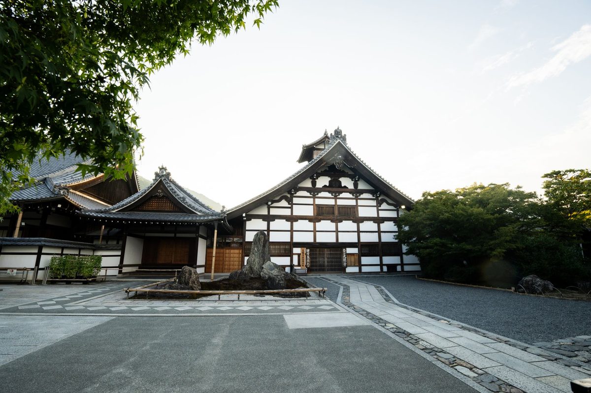 02 香典の相場｜関係性別・年齢別の目安