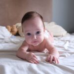 スワドルアップはいつまで使える?卒業の目安と寝返りのサイン スワドルアップはいつまで使える?卒業の目安と寝返りのサイン
