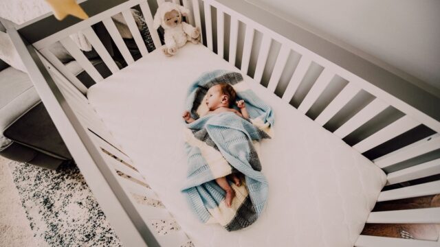 スワドルアップと突然死｜SIDSの公的情報と睡眠環境の基本